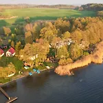 W Osrodku Taurus Nad Jeziorem Lubie Semesterpark *